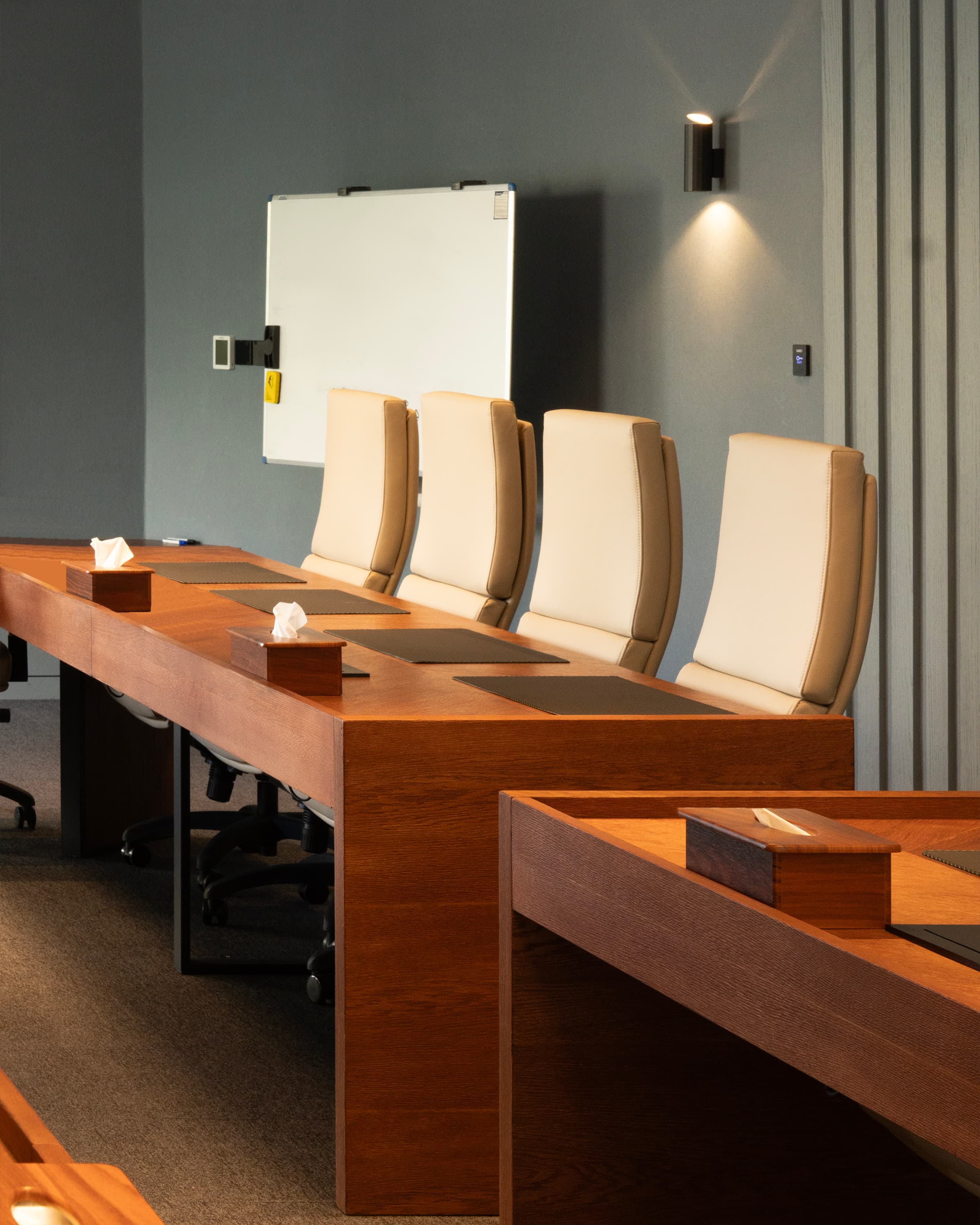 طراحی و ساخت محصولات چوبی ماد: چگونه کیفیت و زیبایی را همزمان تجربه کنیم؟